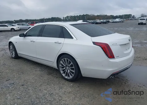 2018 Cadillac Ct6 Luxury z USA, uszkodzony, nr VIN 1G6KD5RS7JU102133